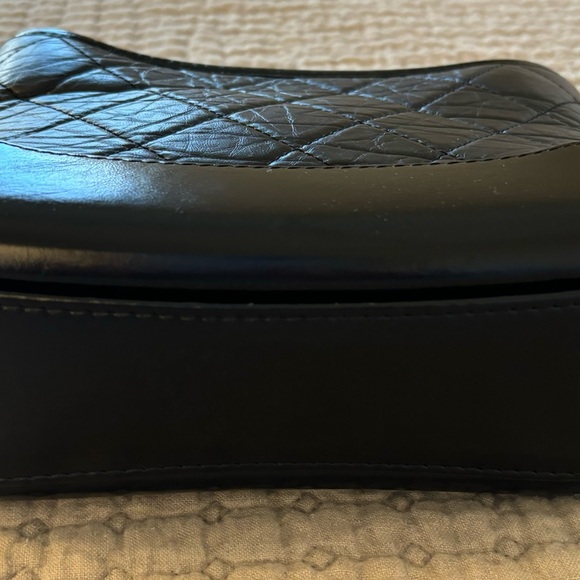 Authentic Chanel Hobo bag.  Excellent like new condition. - Picture 4 of 11